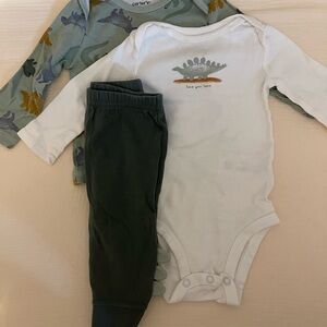 Baby Boy Dinosaur 3 Piece Set Size 3-6 Months Carter’s